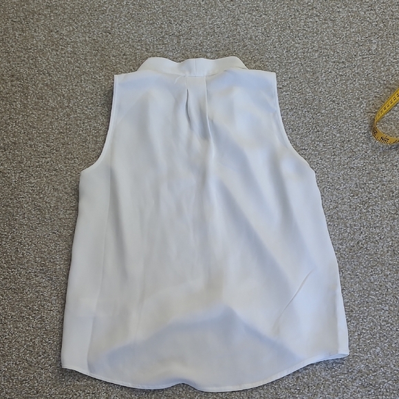 Babaton White Sleeveless Mandarin Collar Blouse - Picture 3 of 3